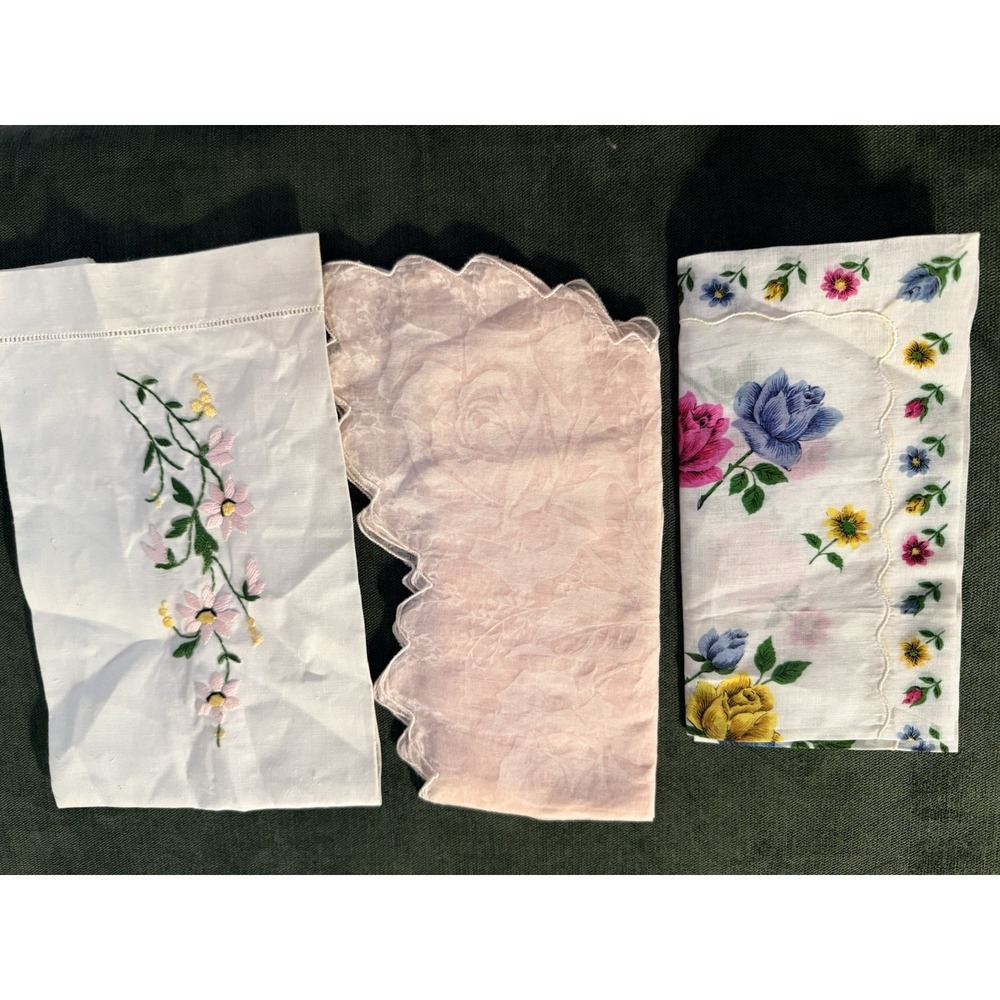 VINTAGE HANKIES HANDKERCHIEFS - LOT Of 3 - cloth tissues, fancy edge, floral